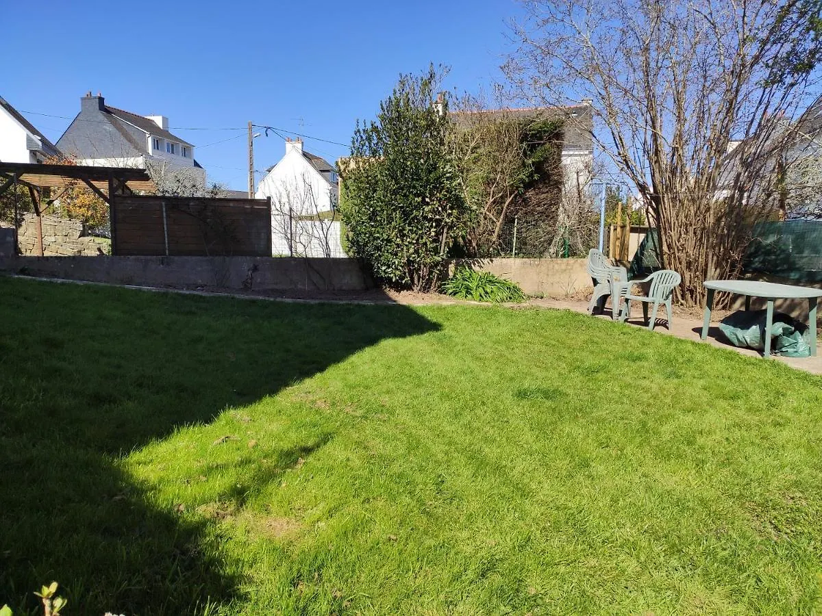 Studio 19 M² avec cuisine d'appoint et proche de tout Lanester France
