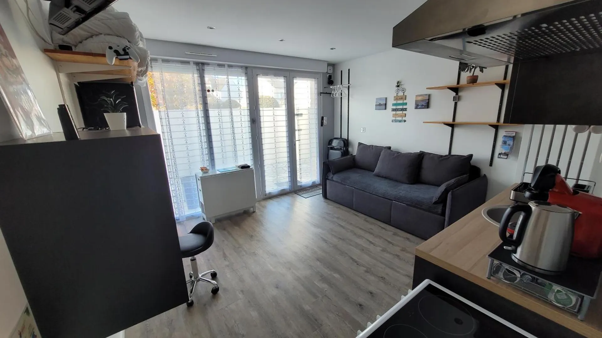 Update Location Lanester France
