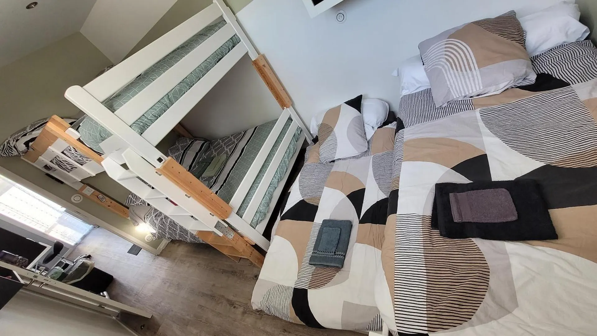 Studio 19 M² avec cuisine d'appoint et proche de tout Lanester