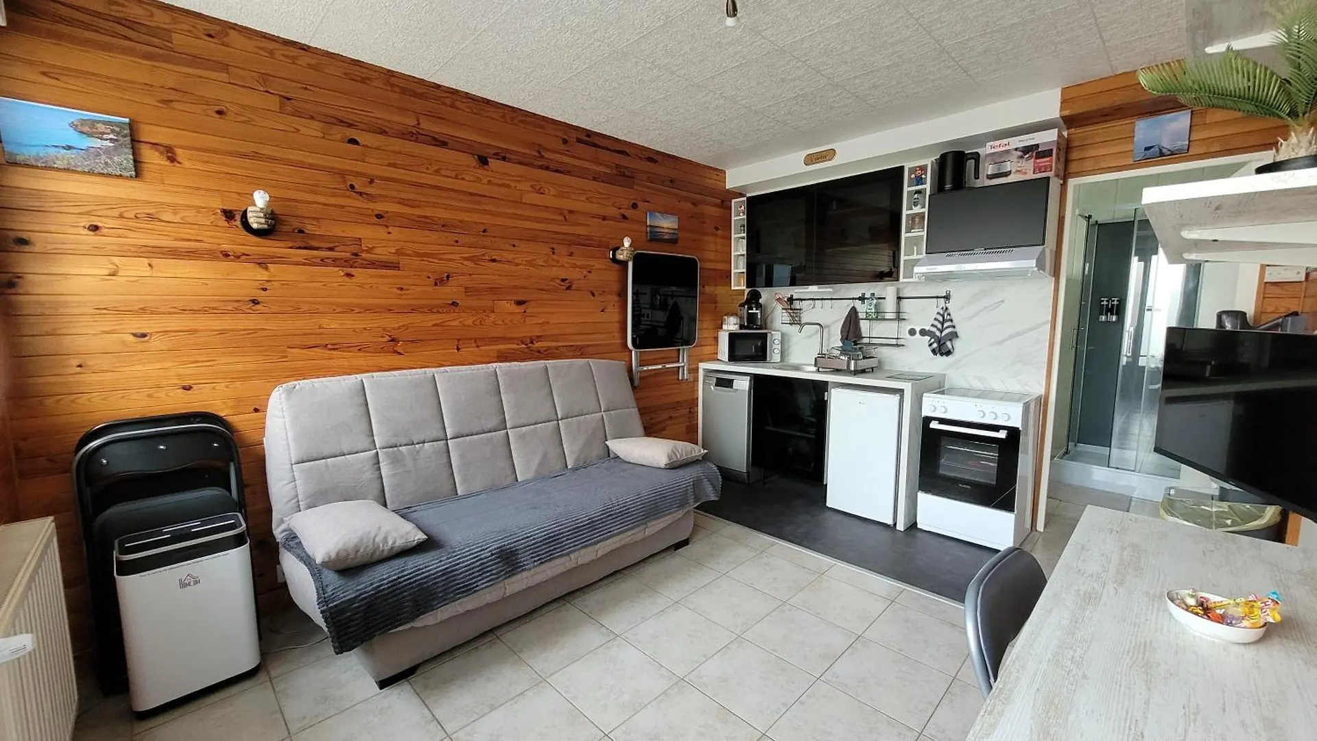 Update Location Lanester Guest house