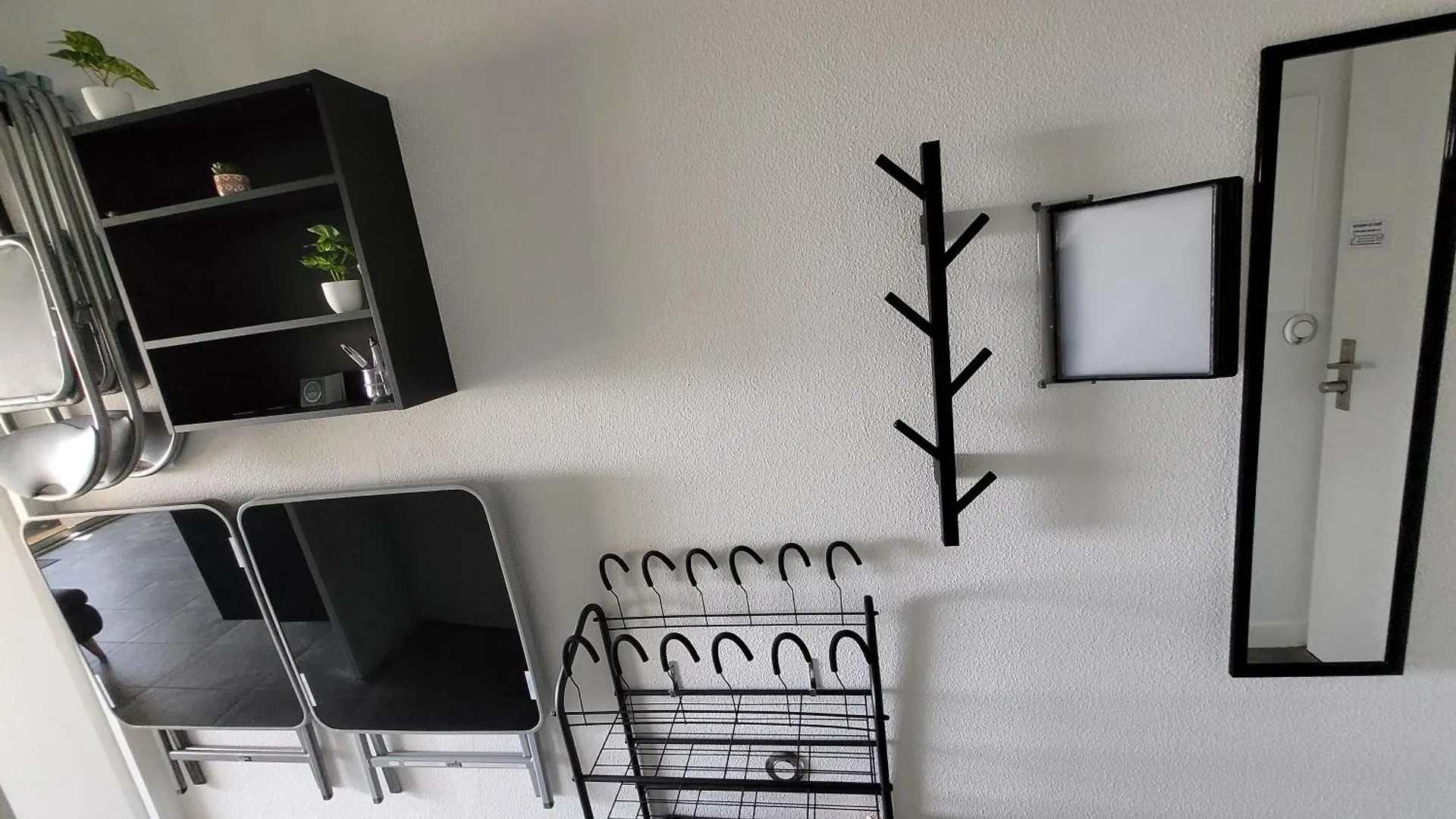 Studio 19 M² avec cuisine d'appoint et proche de tout Lanester